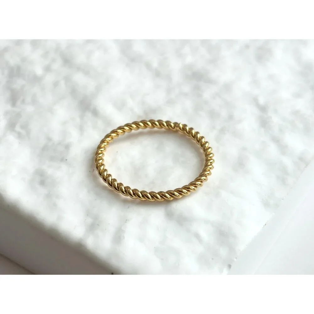 Braided Rope Minimalist 90's Gold Toned Costume Jewelry Vintage Ring - sz 7.75 - Picture 7 of 7